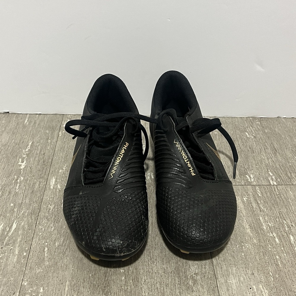 Nike Soccer Phantom‎ Venom Shoes Size 5.5